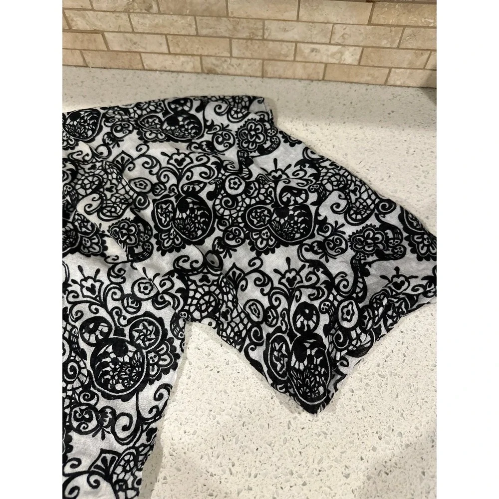 Disney Parks Black Colored Mickey Filigree‎ Scarf